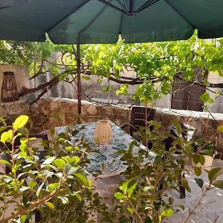 Case de vacanță Thea's Aryiroúpolis